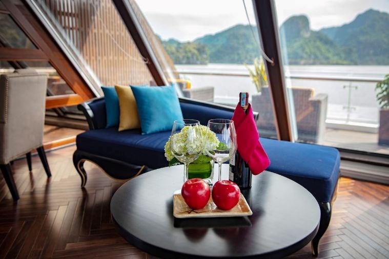 Du thuyền Stellar Of The Sea Hạ Long 